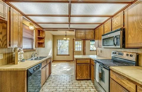 332 Cherryvale Rd, Edmond, OK 73003 photo 5