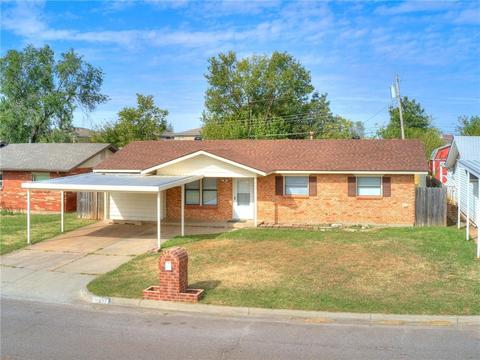 809 NW 22nd St, Moore, OK 73160 photo 1