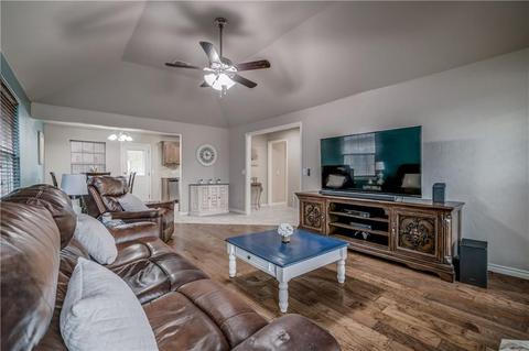1424 Eagle Dr, Moore, OK 73160 photo 6