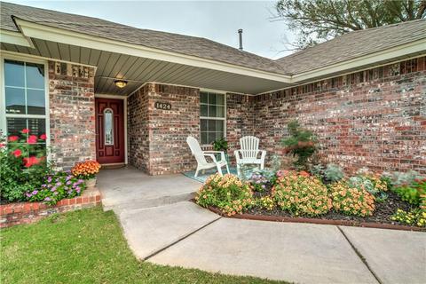 1424 Eagle Dr, Moore, OK 73160 photo 3
