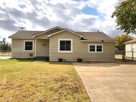 1216 E Chestnut St, Altus, OK 73521 photo 1