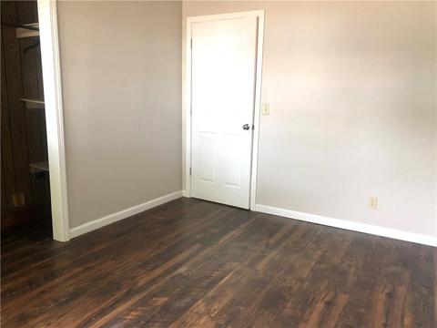 1216 E Chestnut St, Altus, OK 73521 photo 9