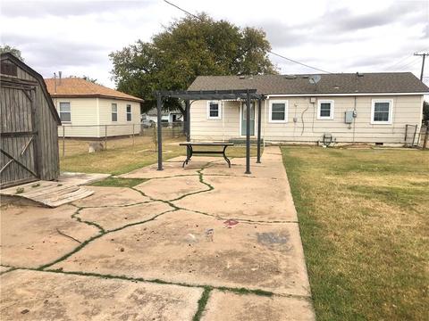 1216 E Chestnut St, Altus, OK 73521 photo 14