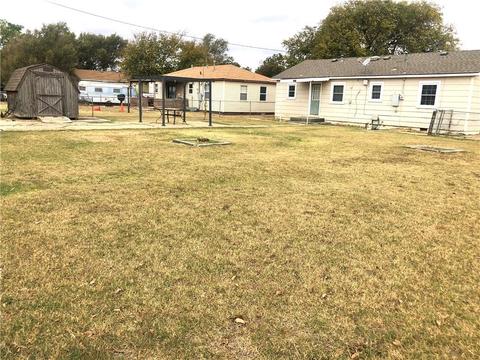 1216 E Chestnut St, Altus, OK 73521 photo 13