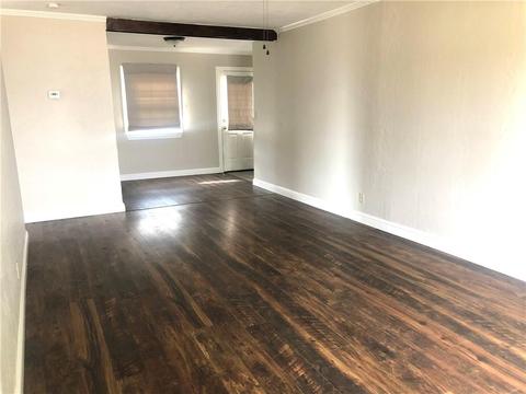 1216 E Chestnut St, Altus, OK 73521 photo 3
