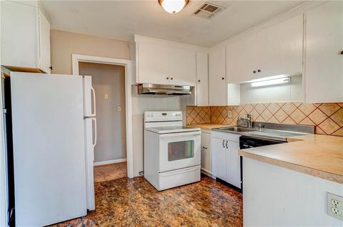 1329 N Willard St, Altus, OK 73521 photo 10