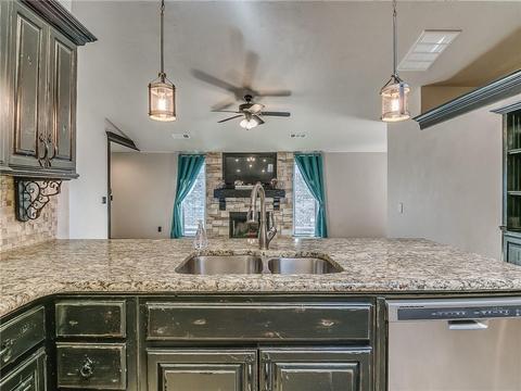 2125 Westmore Dr, Moore, OK 73170 photo 13