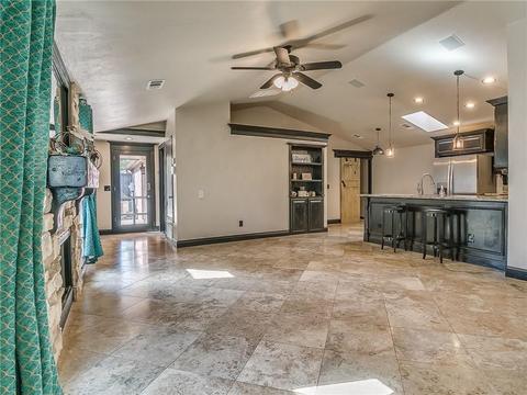 2125 Westmore Dr, Moore, OK 73170 photo 5