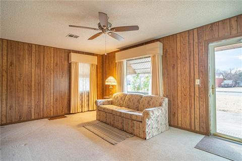 1058 Dill St, Altus, OK 73521 photo 7