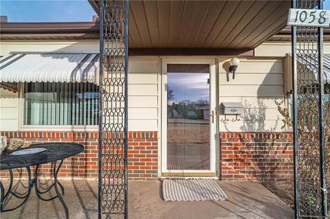 1058 Dill St, Altus, OK 73521 photo 4