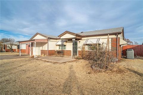 1058 Dill St, Altus, OK 73521 photo 2