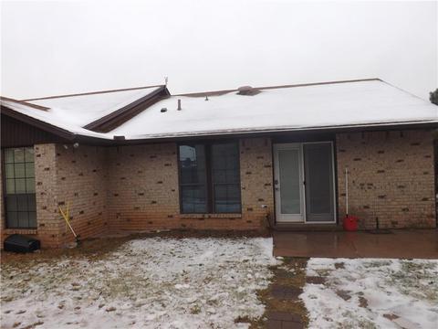 601 Camelot Ct, Altus, OK 73521 photo 2