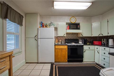 715 E Cypress St, Altus, OK 73521 photo 9