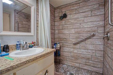 715 E Cypress St, Altus, OK 73521 photo 16