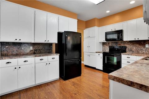825 E Cypress St, Altus, OK 73521 photo 9