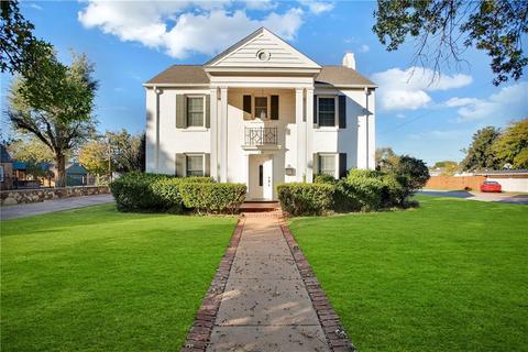 825 E Cypress St, Altus, OK 73521 photo 2