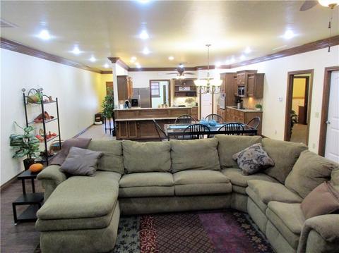 133 W 6th St, Hydro, OK 73048 photo 9