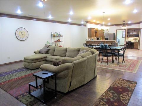 133 W 6th St, Hydro, OK 73048 photo 7