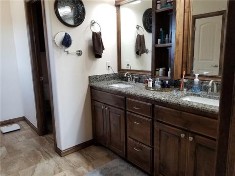 2111 E Sooner Rd, Tuttle, OK 73089 photo 14