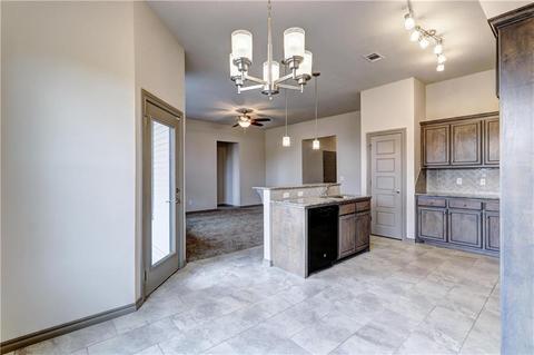 2005 Jackson Dr, Norman, OK 73071 photo 2