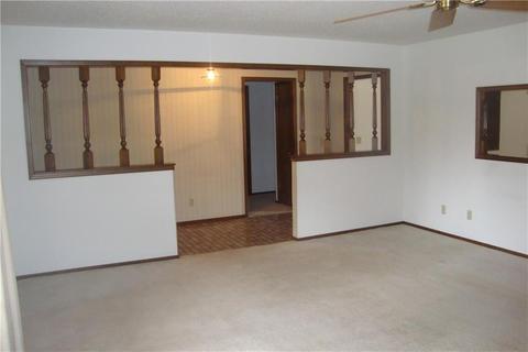 909 N Broadway Ave, Hydro, OK 73048 photo 5