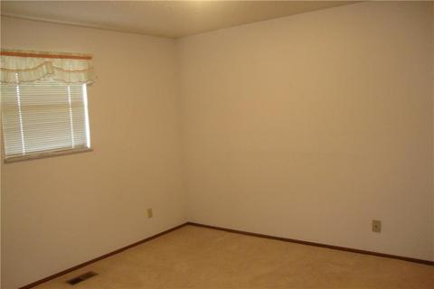 909 N Broadway Ave, Hydro, OK 73048 photo 18