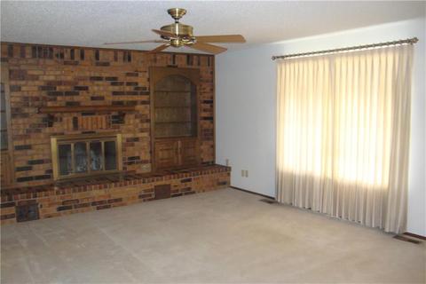 909 N Broadway Ave, Hydro, OK 73048 photo 7