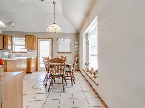 2408 Tyler Ln, Moore, OK 73170 photo 11