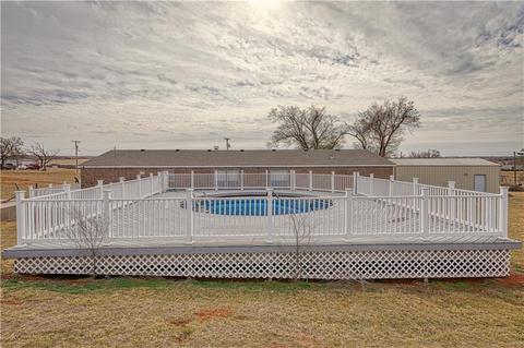 512 E 1st St, Foss, OK 73647 photo 18
