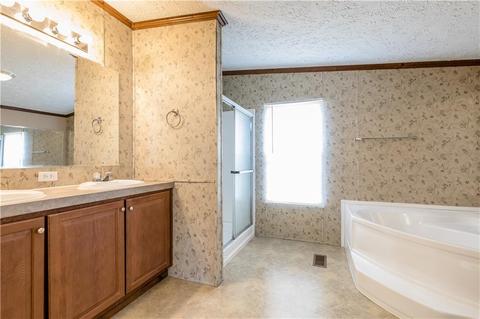 512 E 1st St, Foss, OK 73647 photo 9