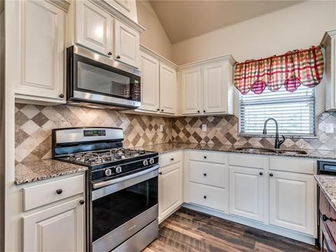 225 Timber Ln, Harrah, OK 73045 photo 11