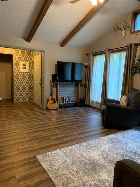 211 E Circle Dr, Broken Bow, OK 74728 photo 9