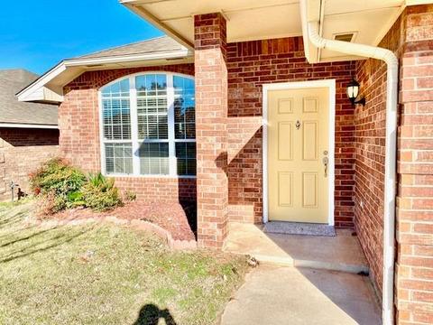 921 Eagle Cliff Dr, Norman, OK 73072 photo 2