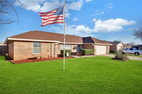 808 Windsor St, Altus, OK 73521 photo 3