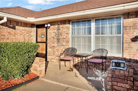 808 Windsor St, Altus, OK 73521 photo 5