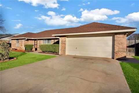 808 Windsor St, Altus, OK 73521 photo 4