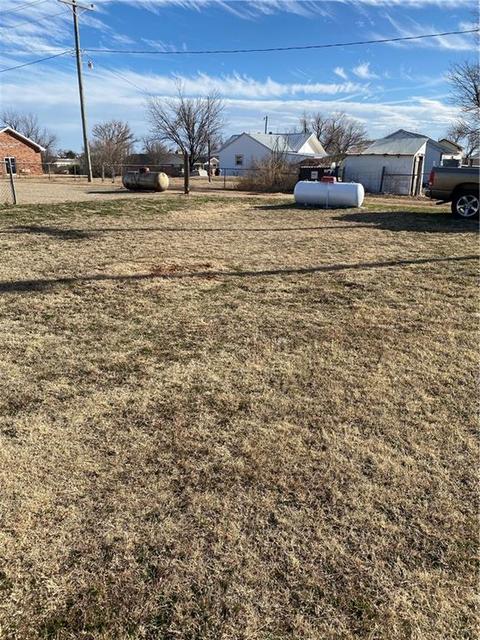 106 E Second St, Leedey, OK 73654 photo 23