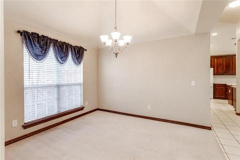 2213 Oak Dr, Moore, OK 73170 photo 5