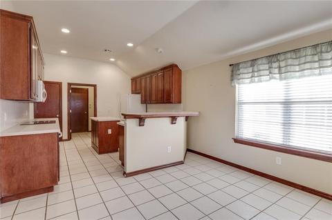 2213 Oak Dr, Moore, OK 73170 photo 10