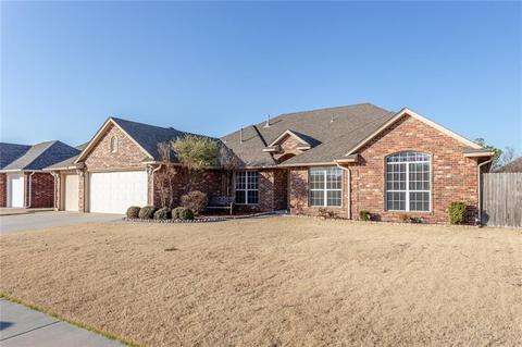 2213 Oak Dr, Moore, OK 73170 photo 2