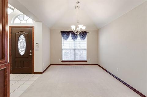 2213 Oak Dr, Moore, OK 73170 photo 4