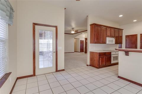 2213 Oak Dr, Moore, OK 73170 photo 11