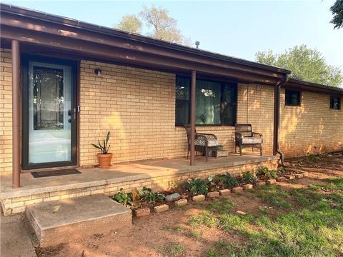 406 S 5th St, Hammon, OK 73650 photo 1