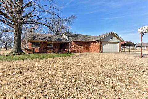 913 S Dobbs Rd, Harrah, OK 73045 photo 2