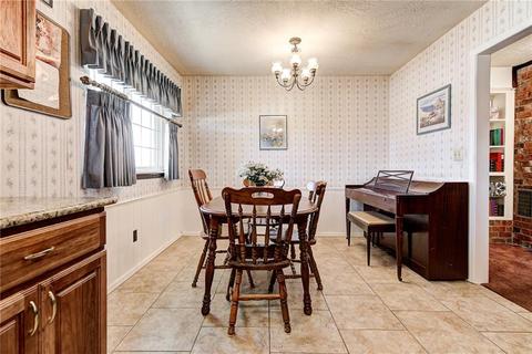 913 S Dobbs Rd, Harrah, OK 73045 photo 14