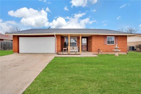 1813 Taft St, Altus, OK 73521 photo 2