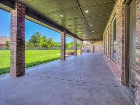 138 E Ranchwood Dr, Moore, OK 73160 photo 33