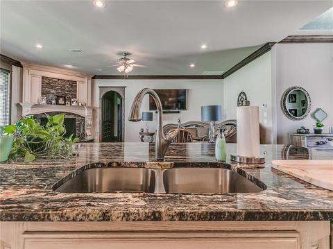 138 E Ranchwood Dr, Moore, OK 73160 photo 11