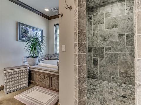 138 E Ranchwood Dr, Moore, OK 73160 photo 19
