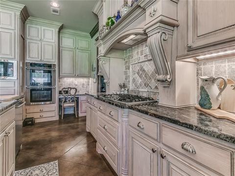 138 E Ranchwood Dr, Moore, OK 73160 photo 9
